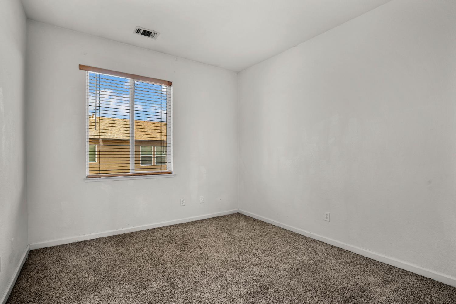 2201 Driftwood Park Dr, Modesto, CA 95355