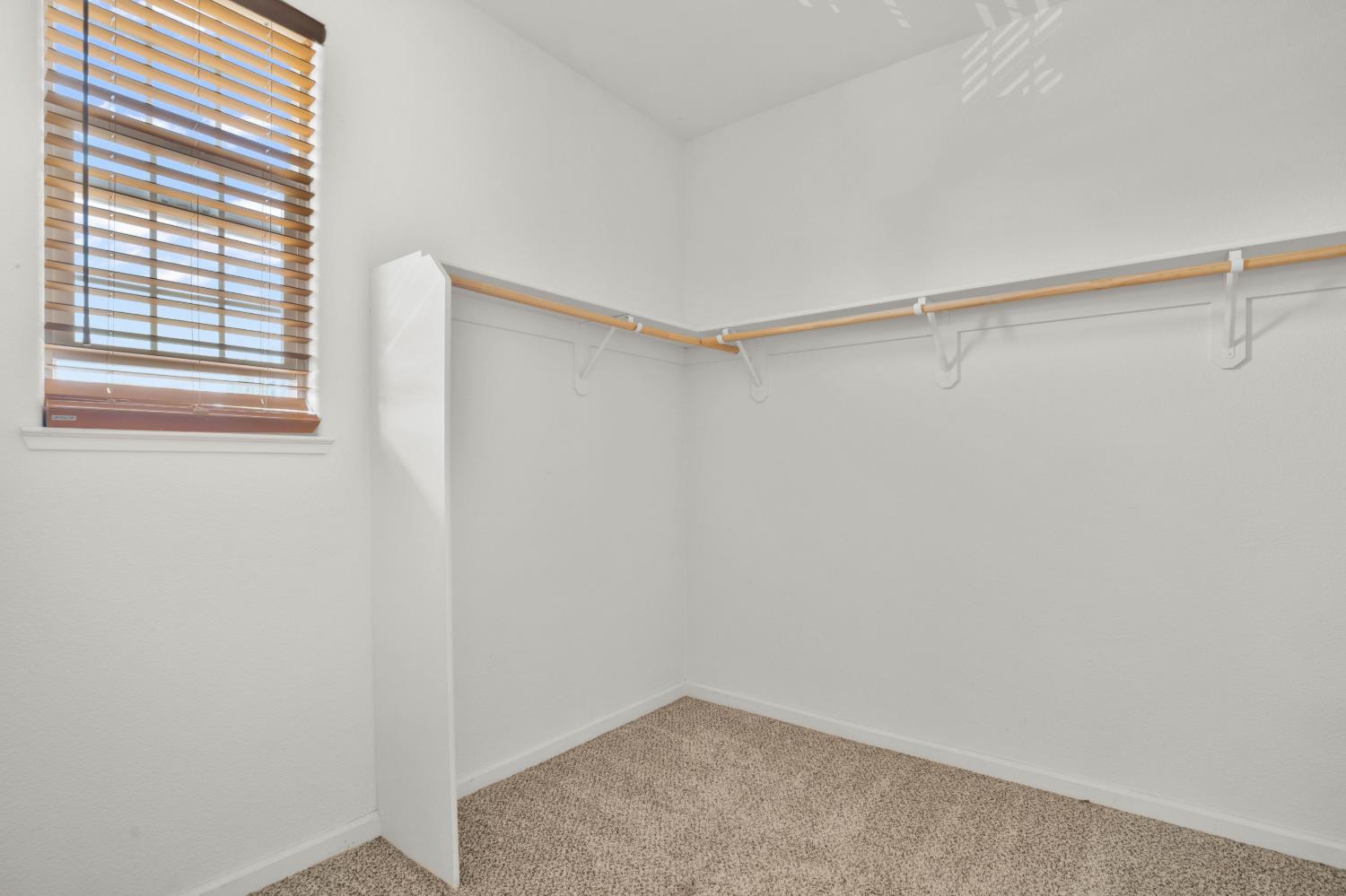2201 Driftwood Park Dr, Modesto, CA 95355