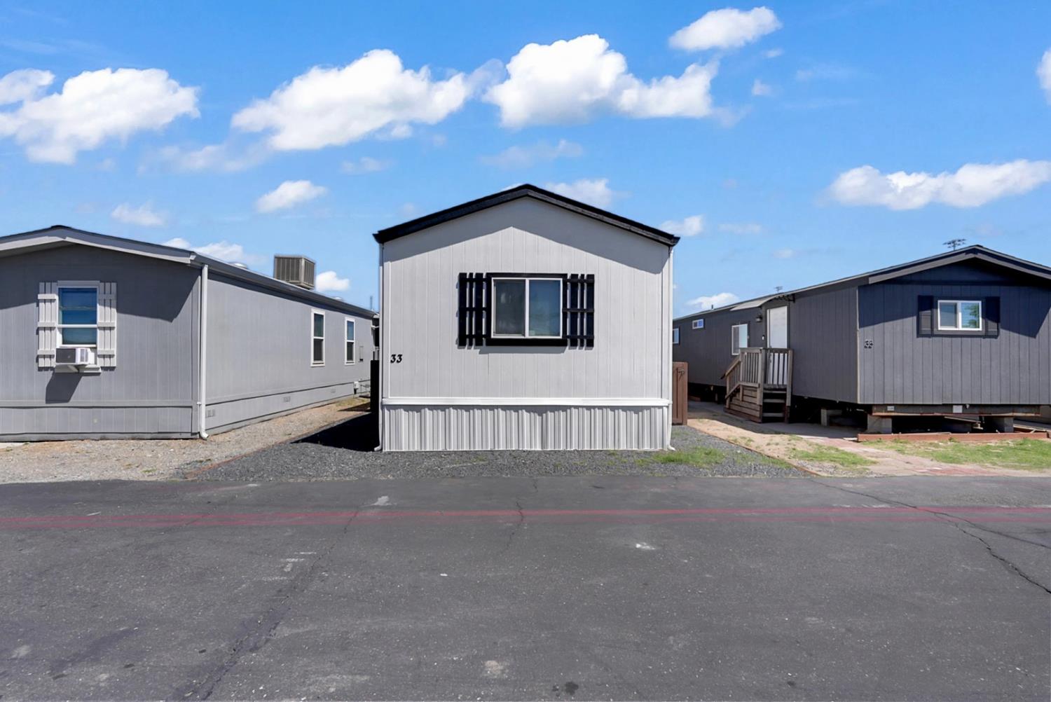 555 Moffat Blvd #33, Manteca, CA 95336