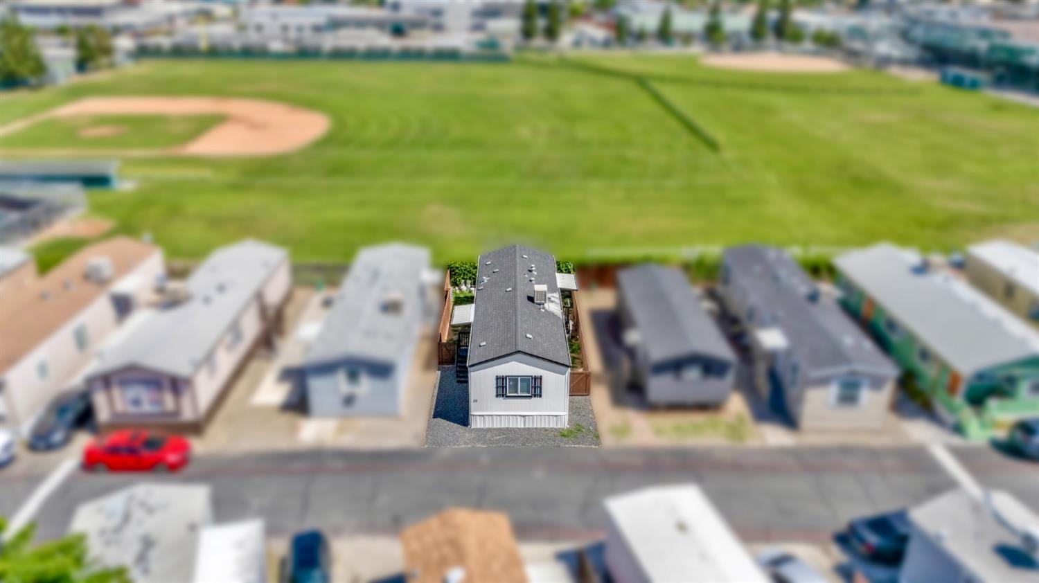 555 Moffat Blvd #33, Manteca, CA 95336