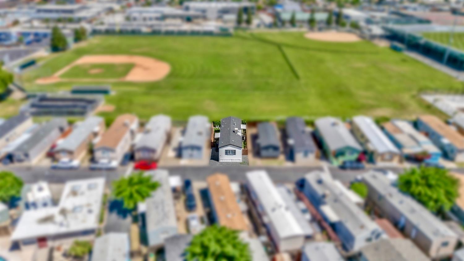 555 Moffat Blvd #33, Manteca, CA 95336