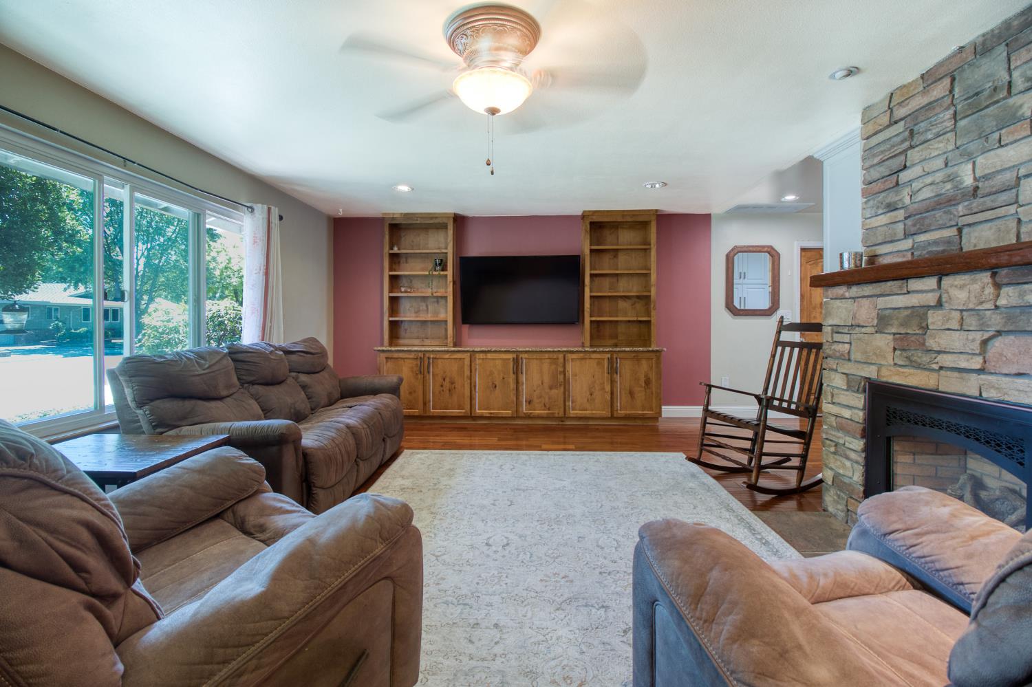 3313 Mansfield Ln, Modesto, CA 95350