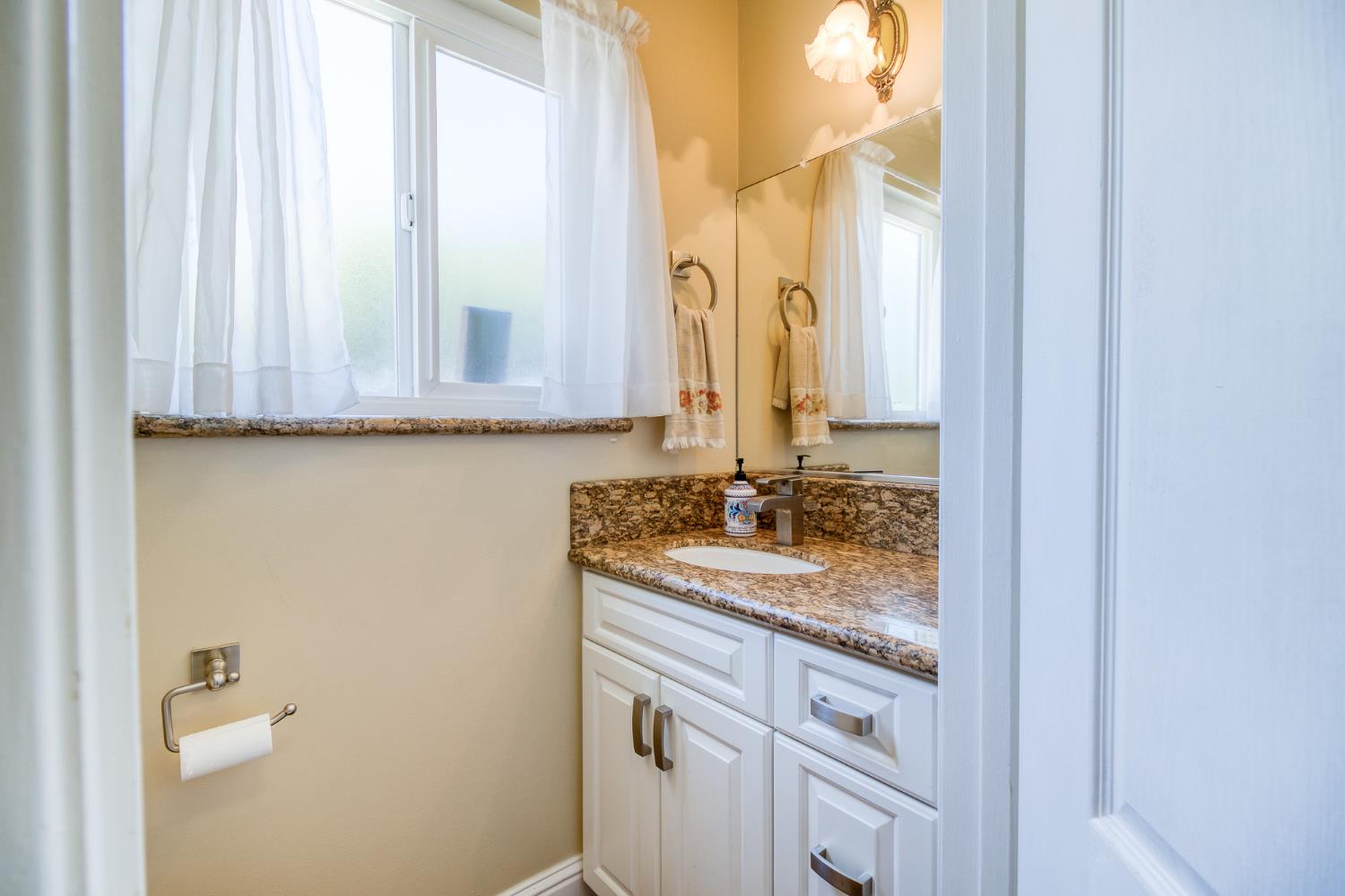 3313 Mansfield Ln, Modesto, CA 95350