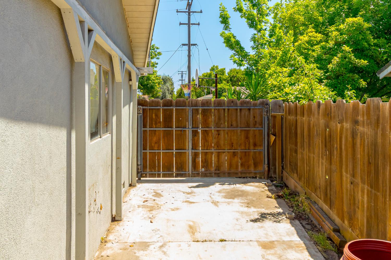 3313 Mansfield Ln, Modesto, CA 95350