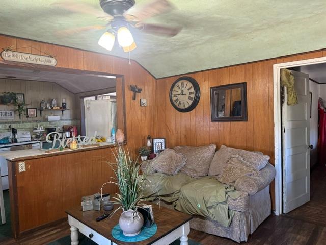 348 Mineral St, Copperopolis, CA 95228
