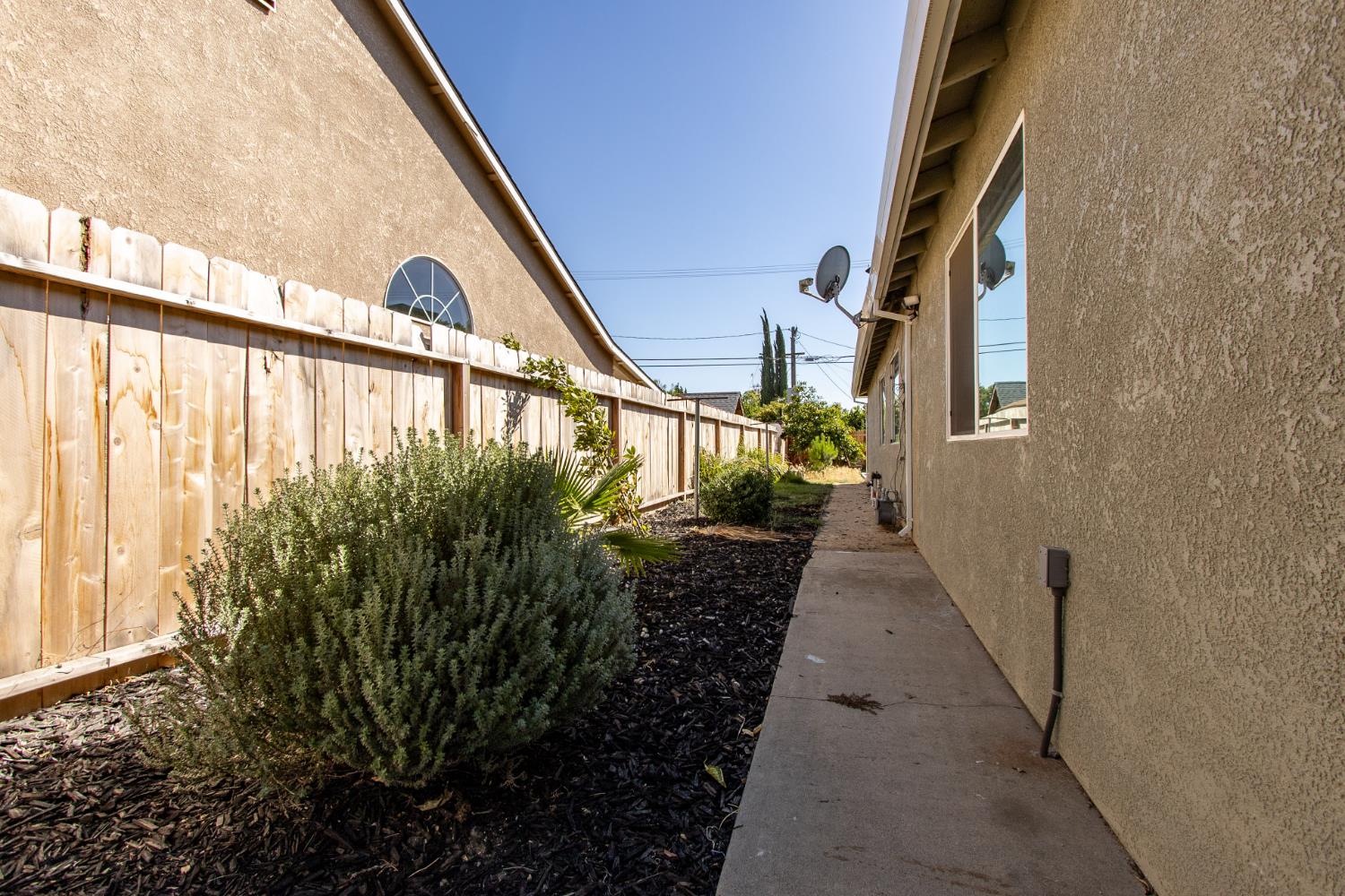 5467 9th St, Keyes, CA 95328