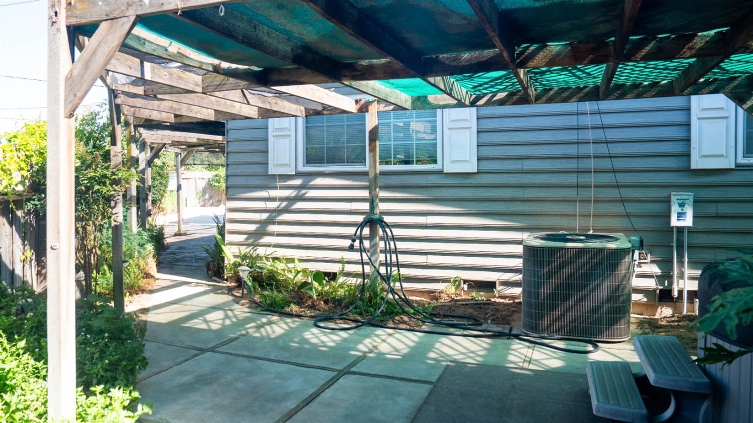 2184 Linden St, Atwater, CA 95301