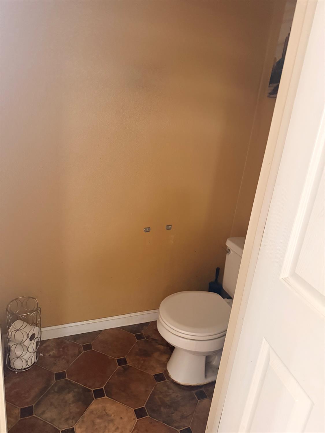 524 E Aldrich Ave, Livingston, CA 95334