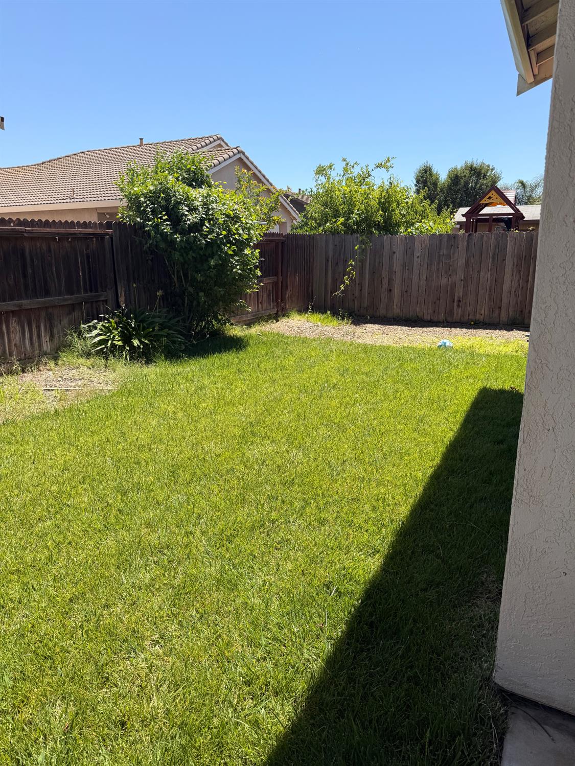524 E Aldrich Ave, Livingston, CA 95334