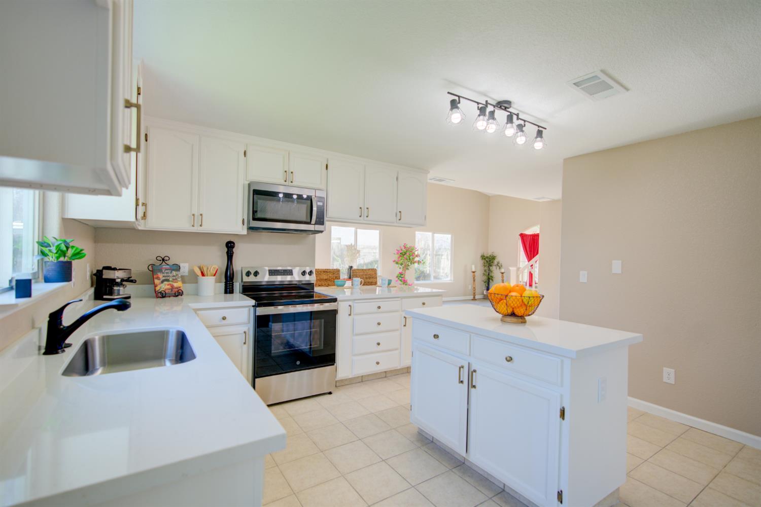 3546 Paseo Verde Ave, Merced, CA 95348