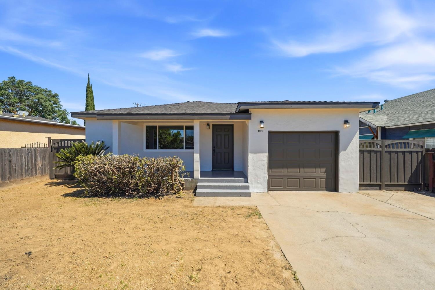 201 Barozzi Ave, Modesto, CA 95351