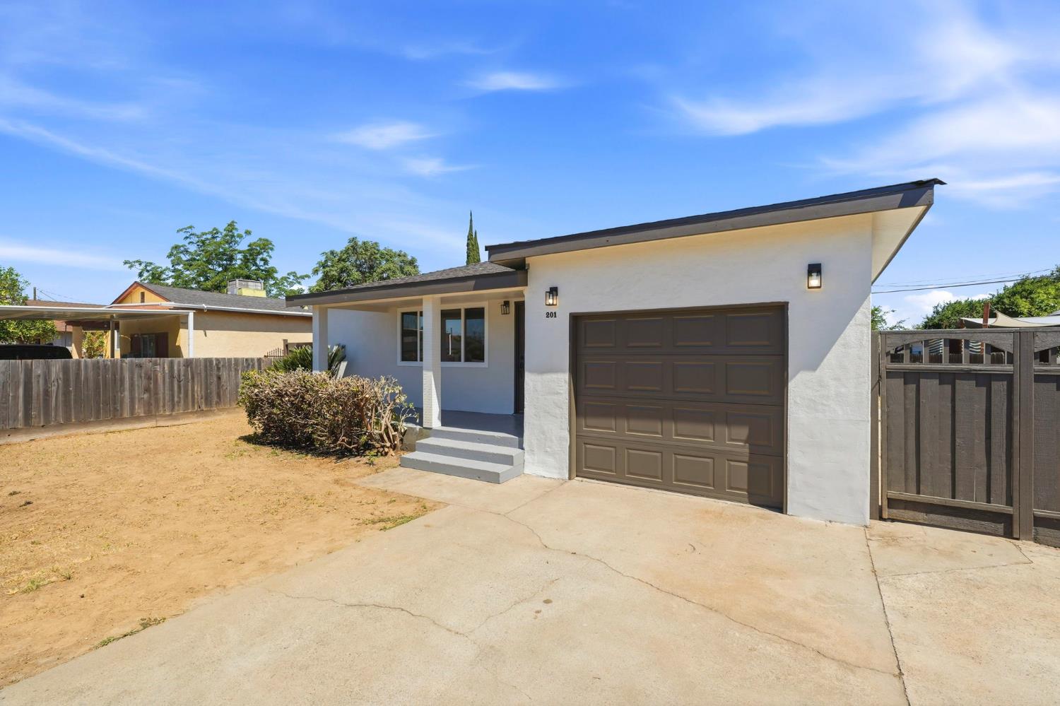 201 Barozzi Ave, Modesto, CA 95351