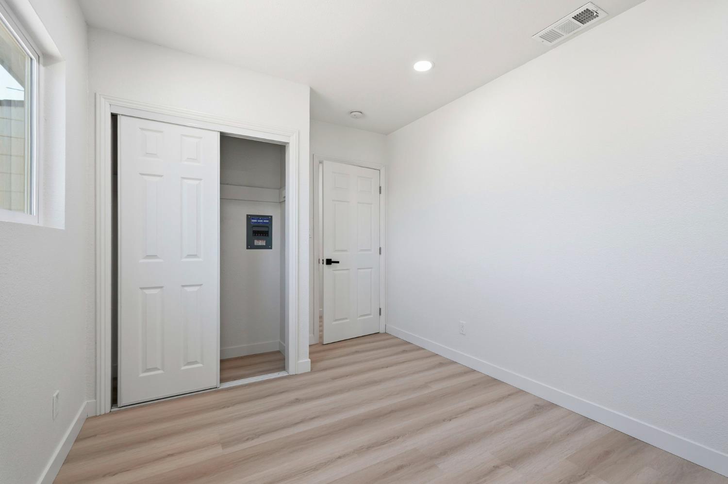 201 Barozzi Ave, Modesto, CA 95351
