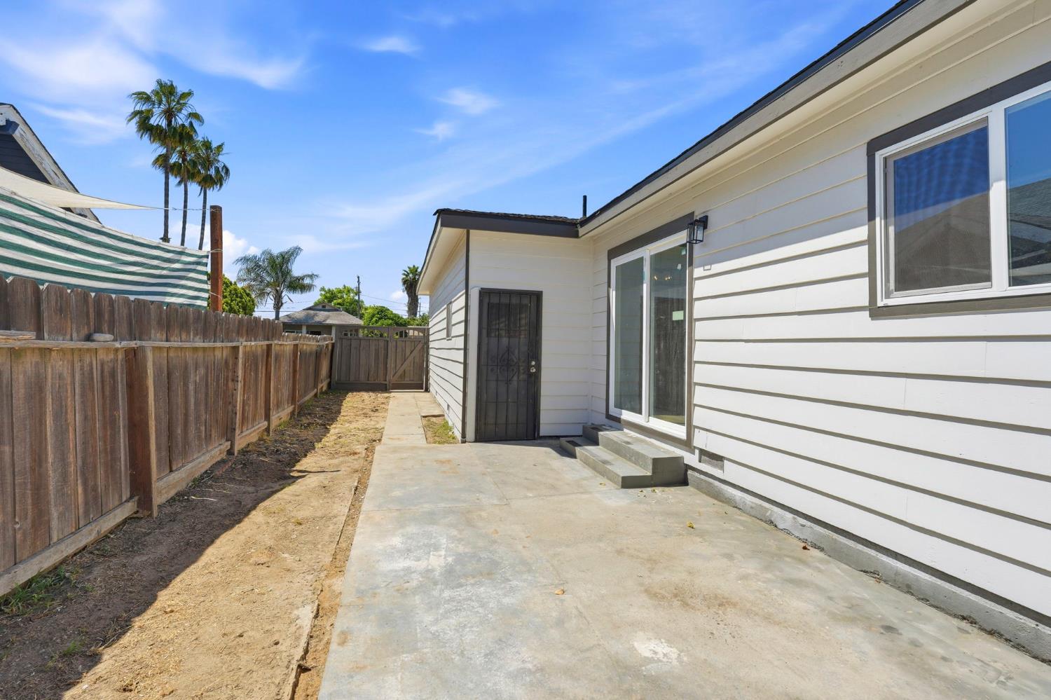 201 Barozzi Ave, Modesto, CA 95351