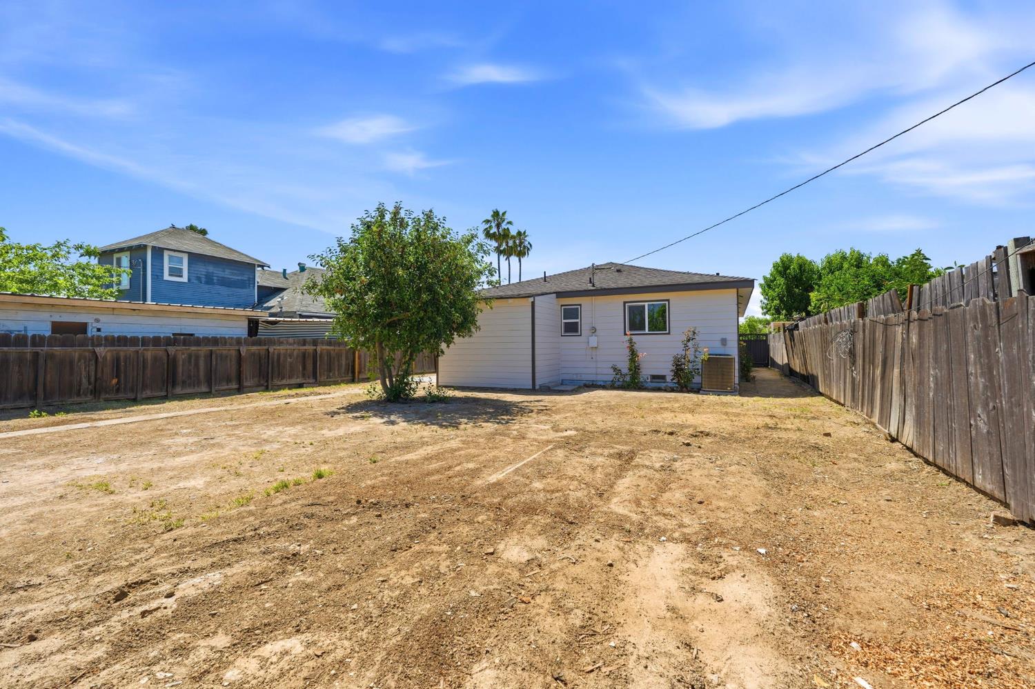 201 Barozzi Ave, Modesto, CA 95351