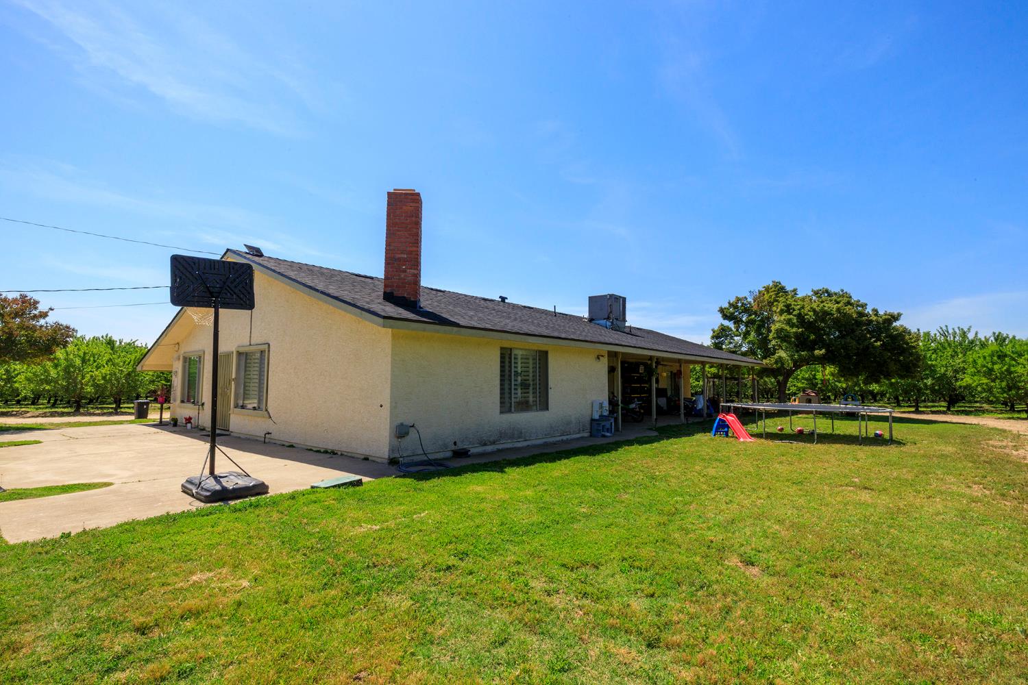 11716 11714 Amsterdam Rd, Winton, CA 95388