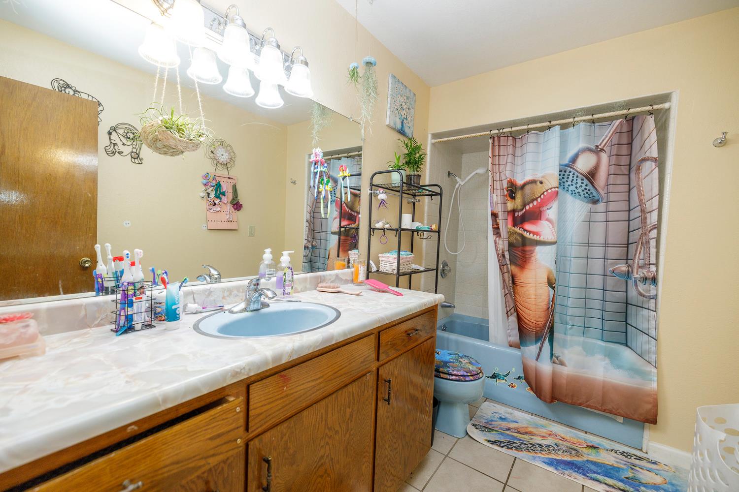 11716 11714 Amsterdam Rd, Winton, CA 95388