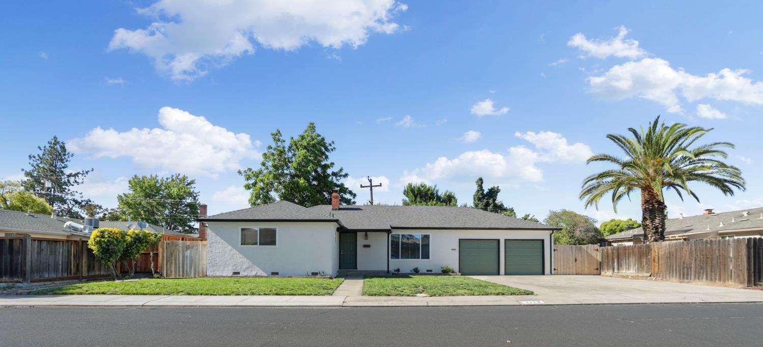 1113 Sutter St, Manteca, CA 95336