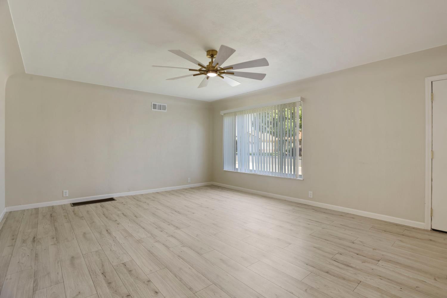 1113 Sutter St, Manteca, CA 95336