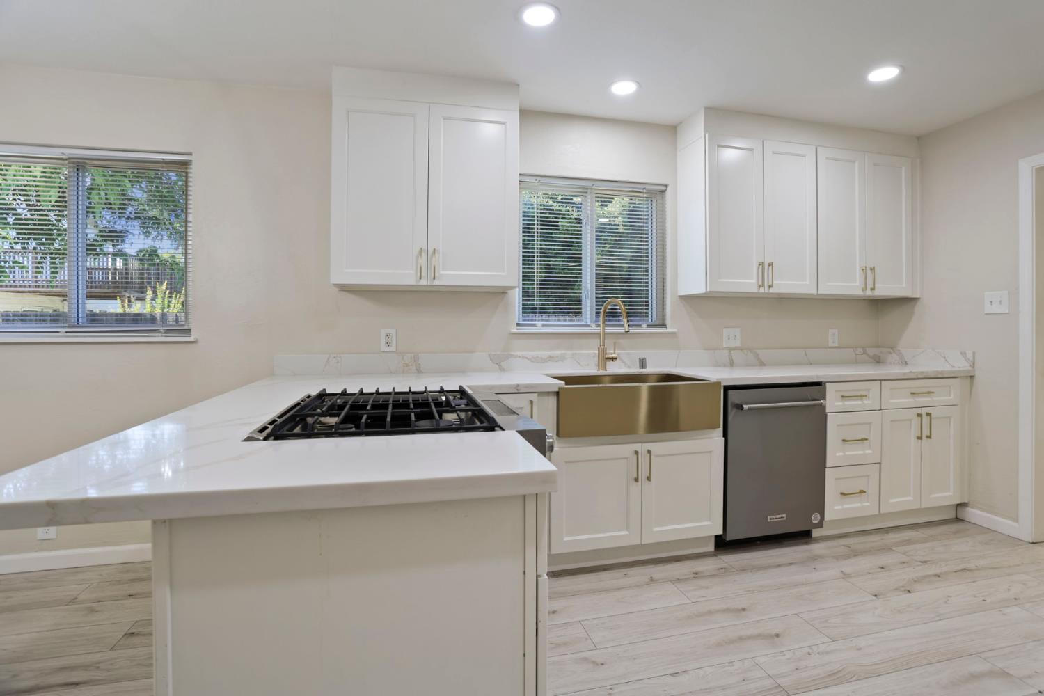 1113 Sutter St, Manteca, CA 95336
