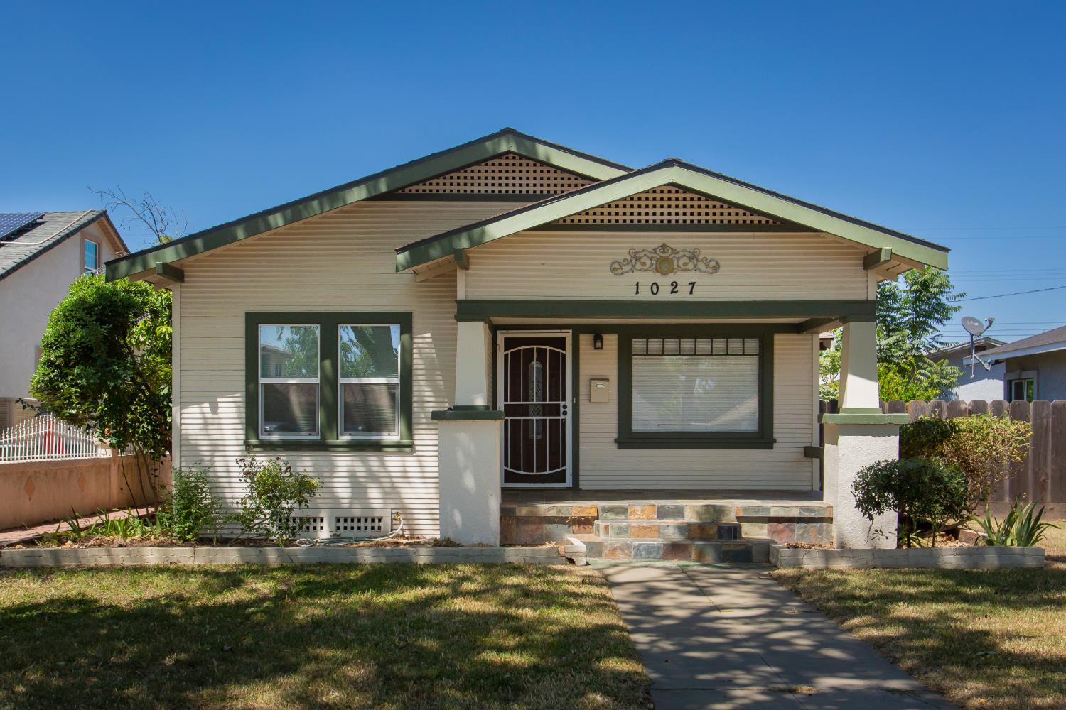 1027 W 21st St, Merced, CA 95340