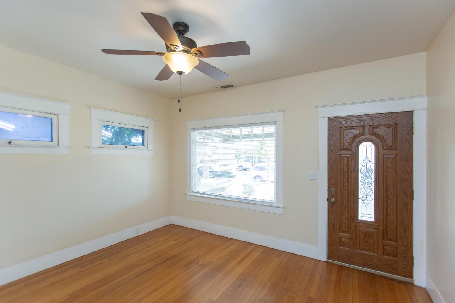 1027 W 21st St, Merced, CA 95340