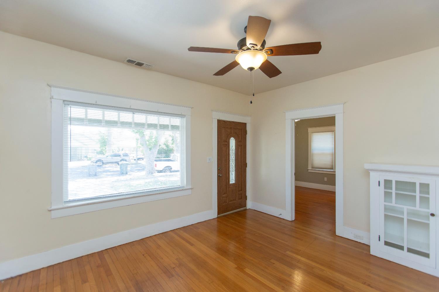1027 W 21st St, Merced, CA 95340