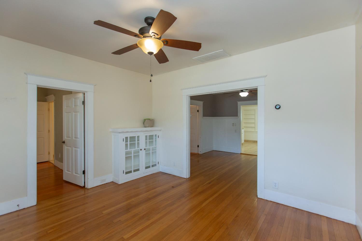 1027 W 21st St, Merced, CA 95340
