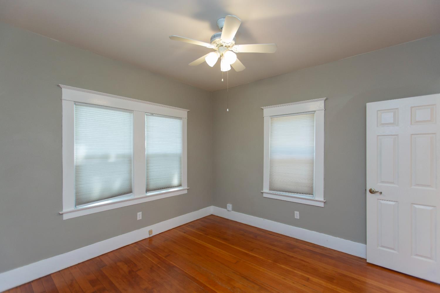 1027 W 21st St, Merced, CA 95340