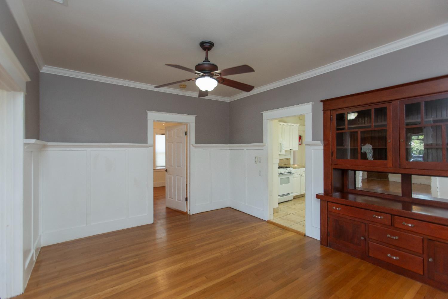1027 W 21st St, Merced, CA 95340