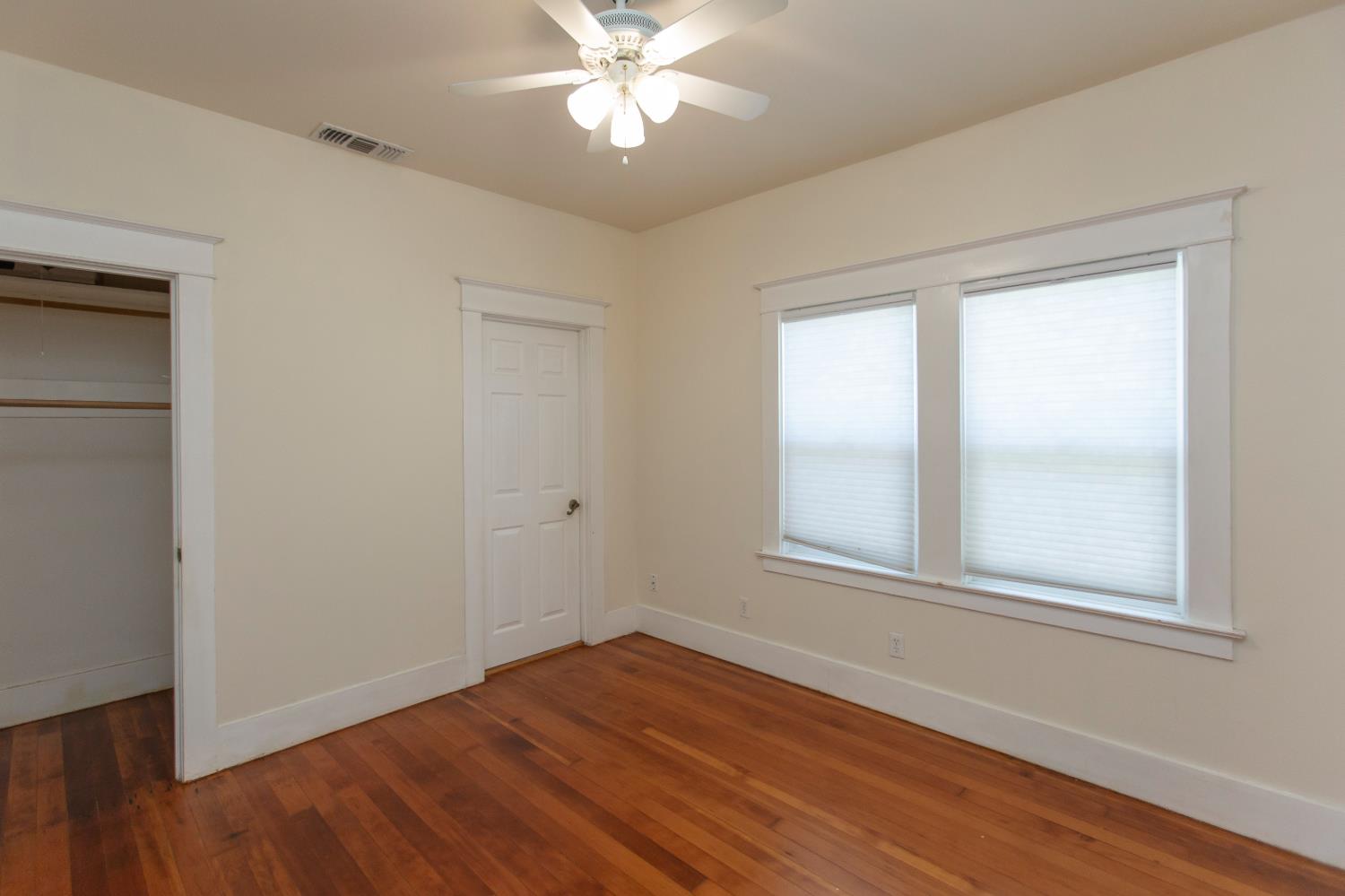 1027 W 21st St, Merced, CA 95340