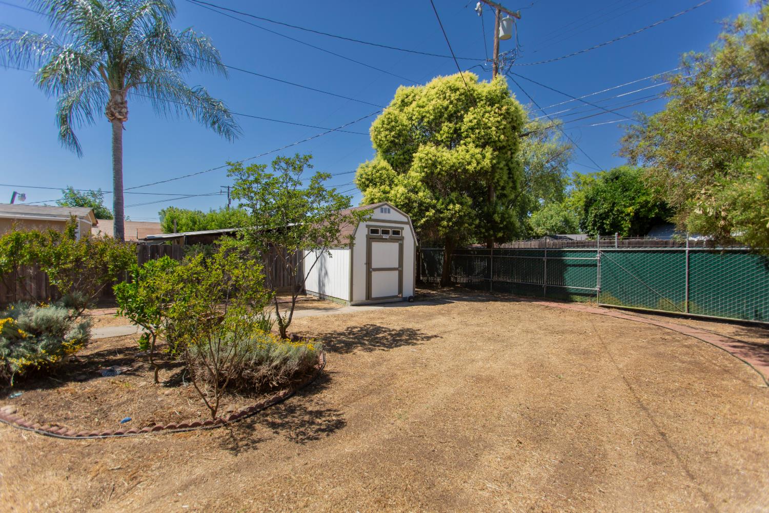 1027 W 21st St, Merced, CA 95340