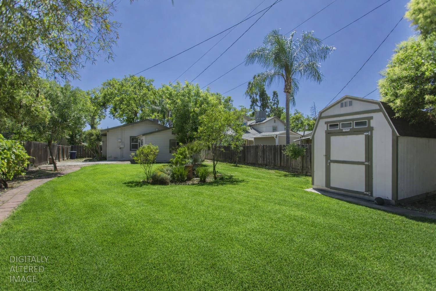 1027 W 21st St, Merced, CA 95340