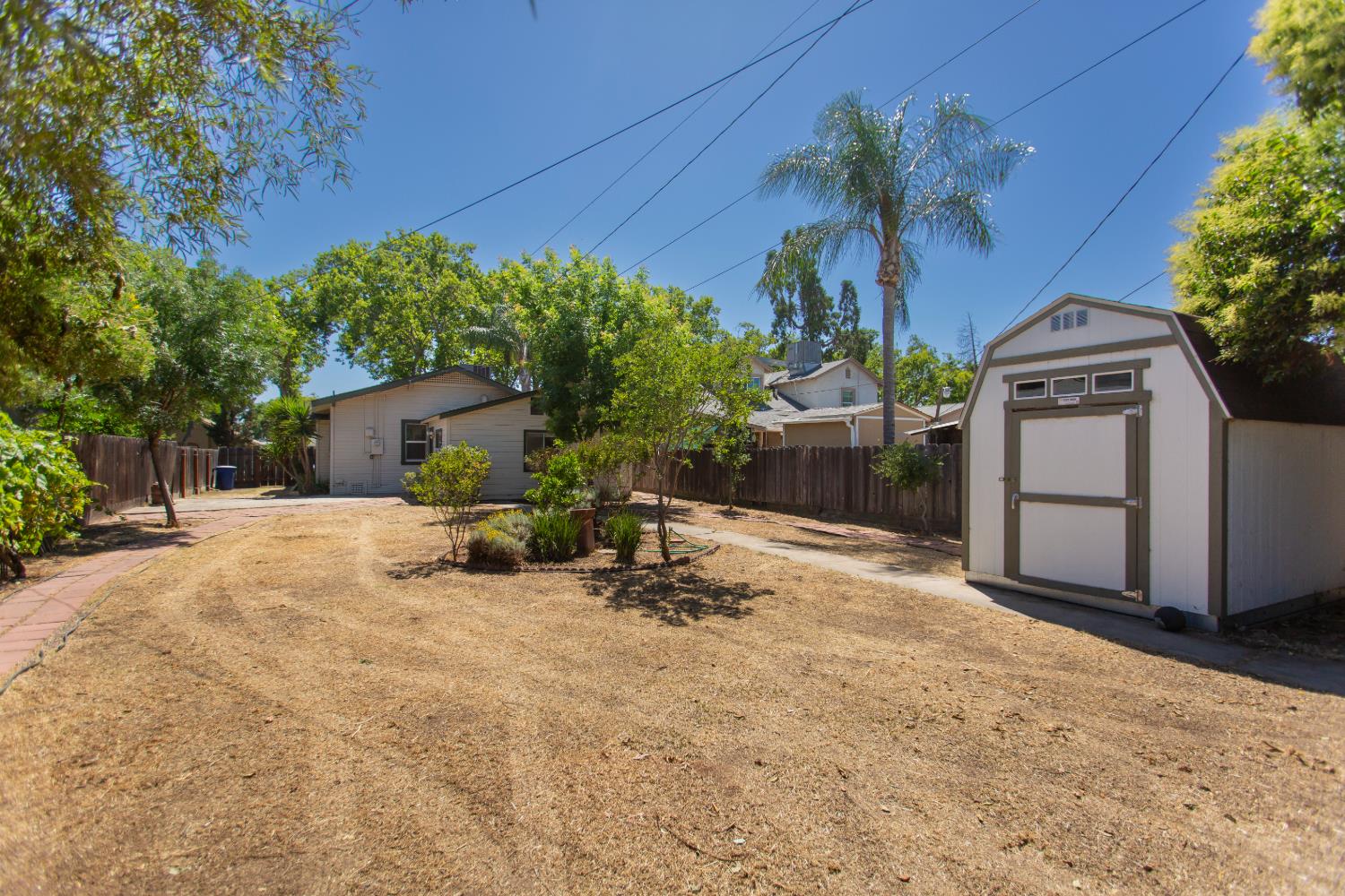 1027 W 21st St, Merced, CA 95340