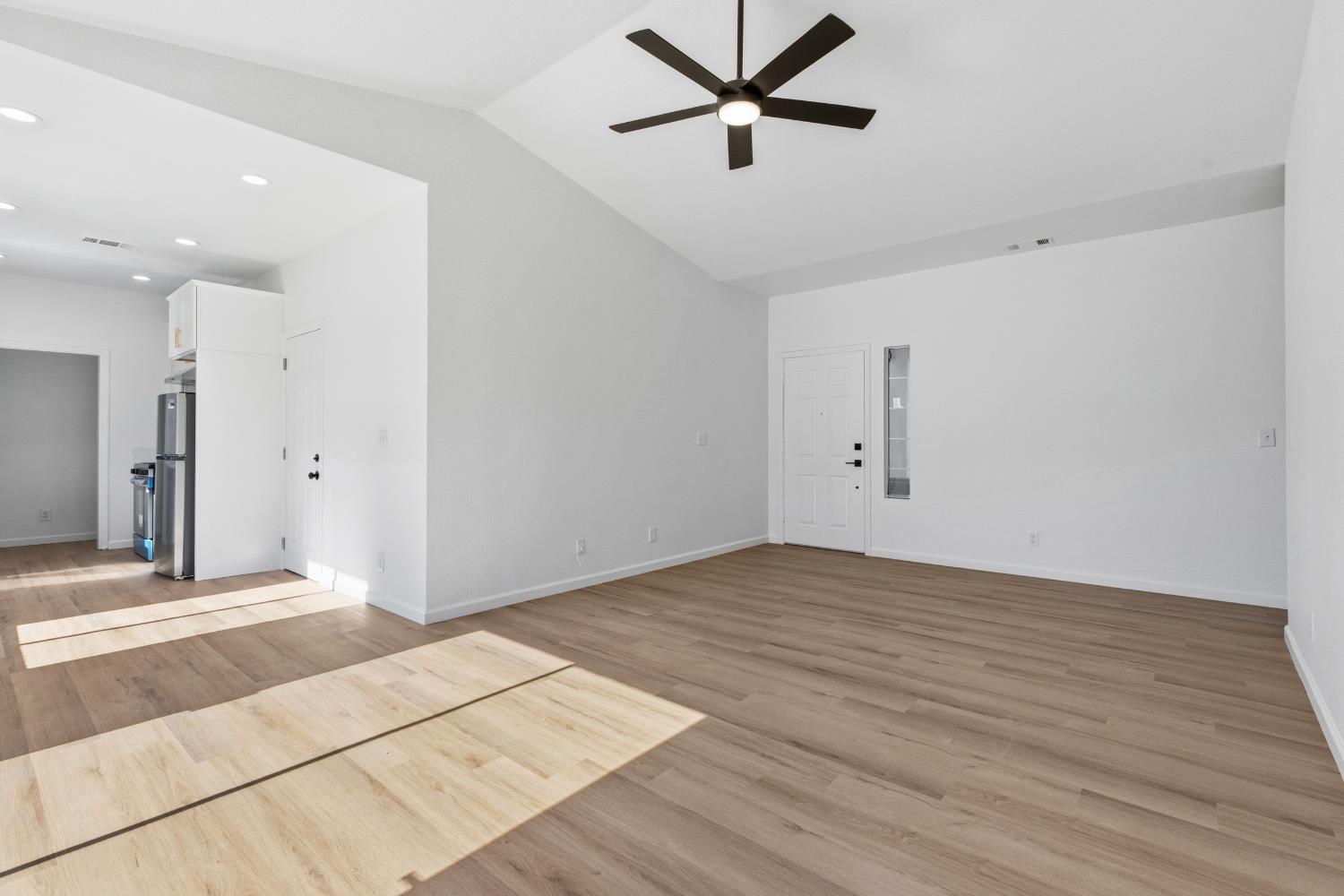 855 Place, Los Banos, CA 93625