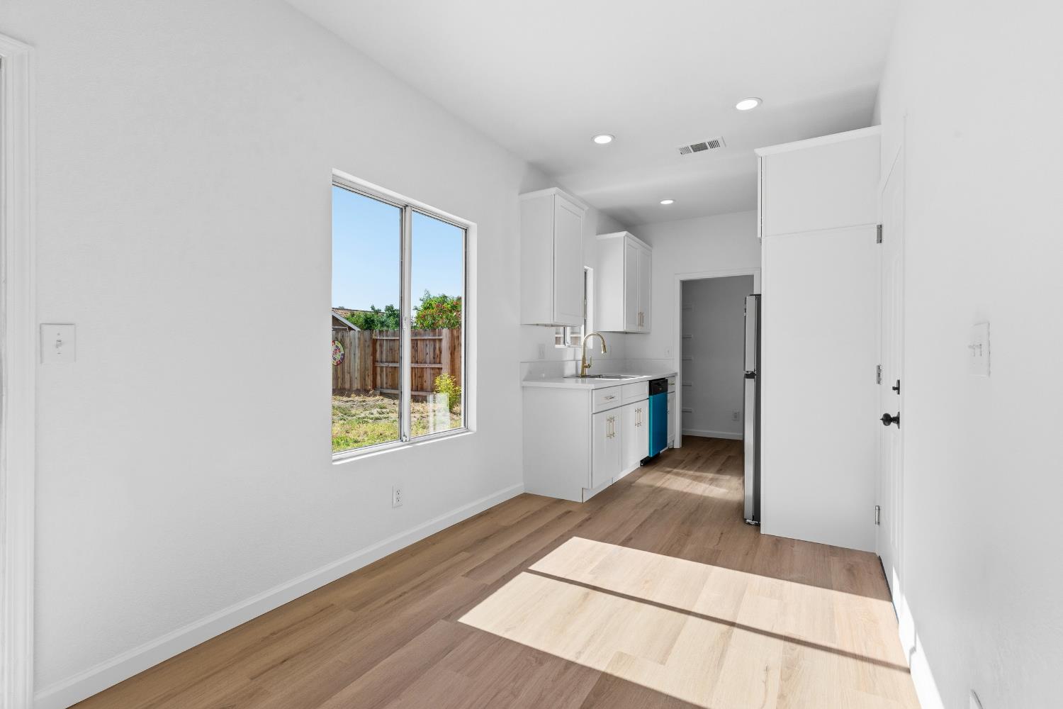 855 Place, Los Banos, CA 93625