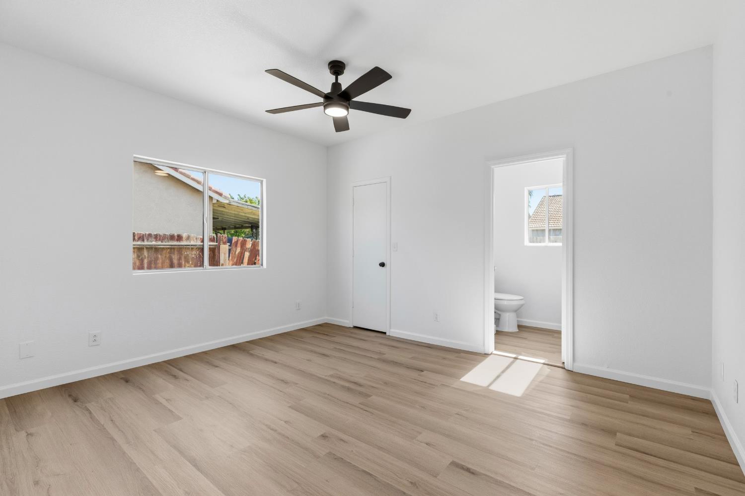 855 Place, Los Banos, CA 93625
