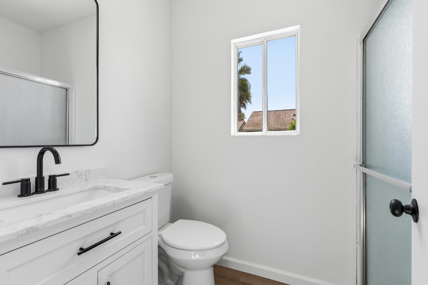 855 Place, Los Banos, CA 93625