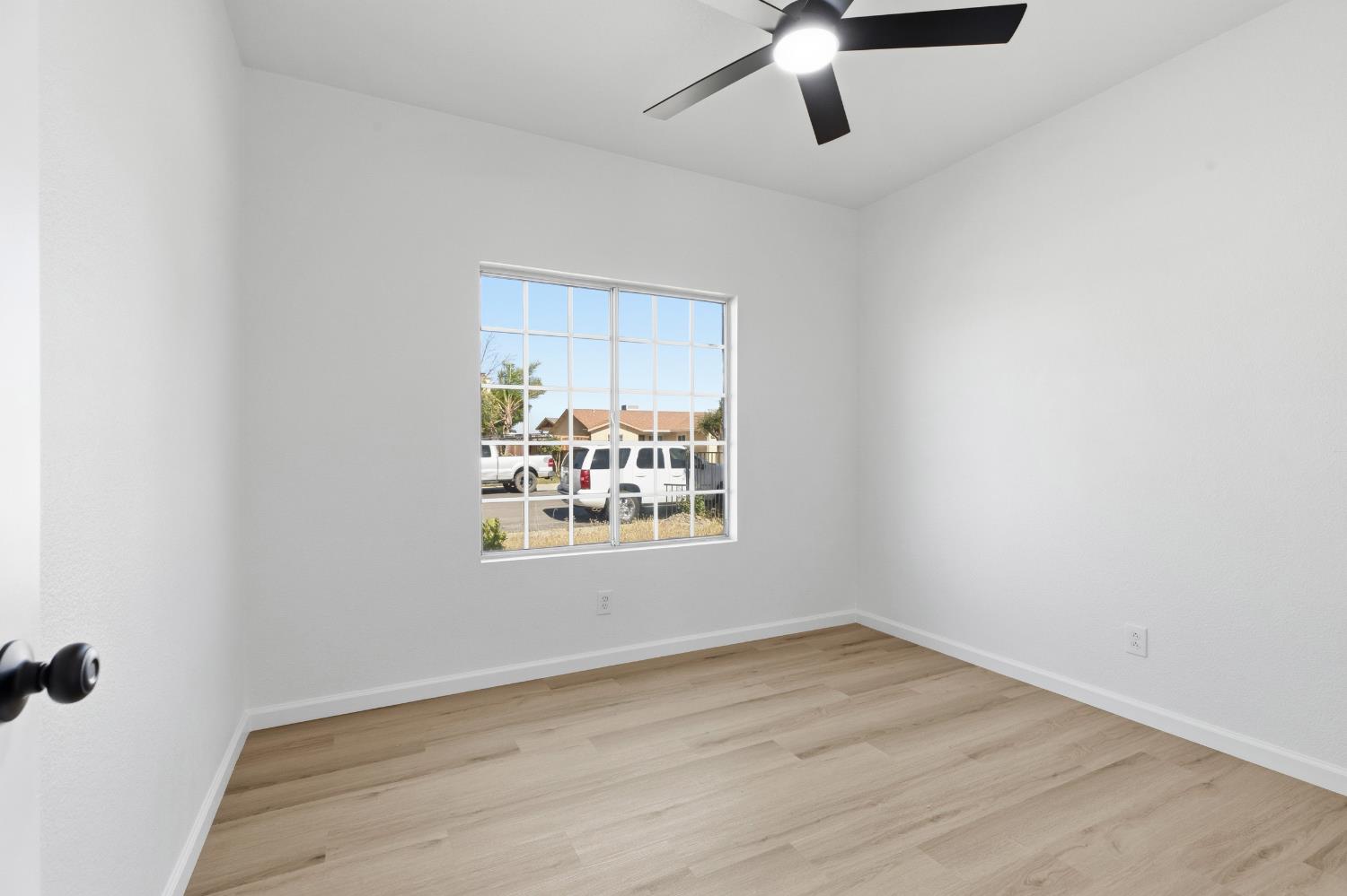855 Place, Los Banos, CA 93625