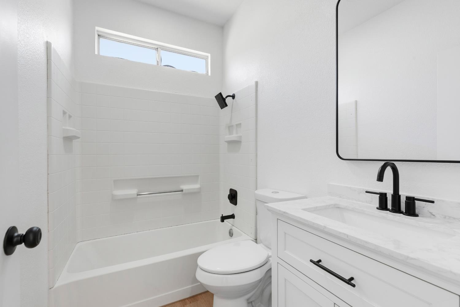 855 Place, Los Banos, CA 93625