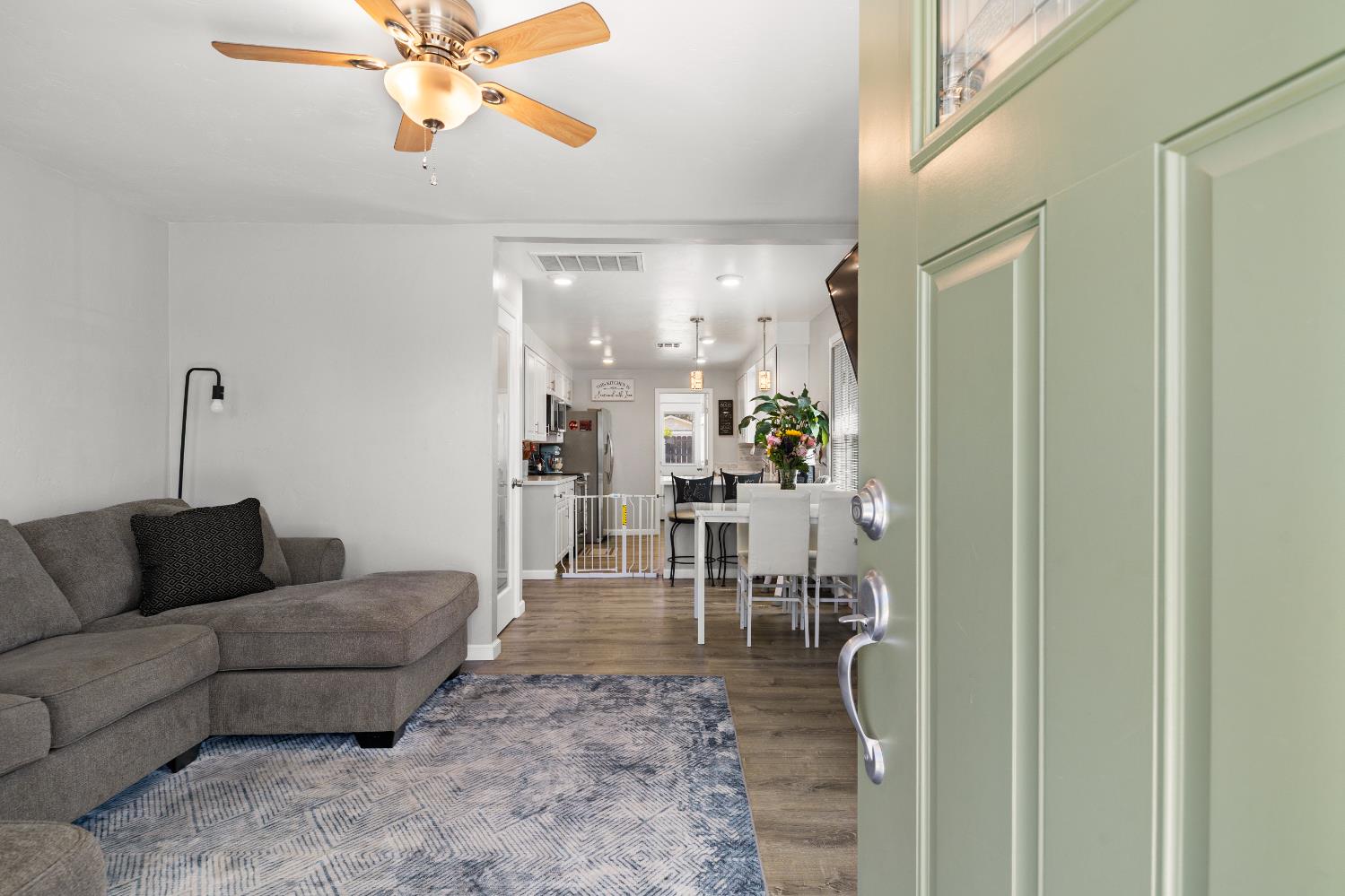 3761 Arizona Ave, Riverbank, CA 95367