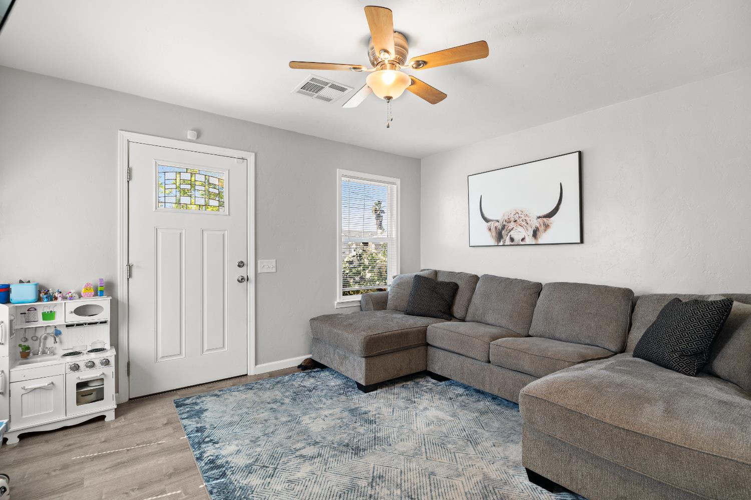 3761 Arizona Ave, Riverbank, CA 95367