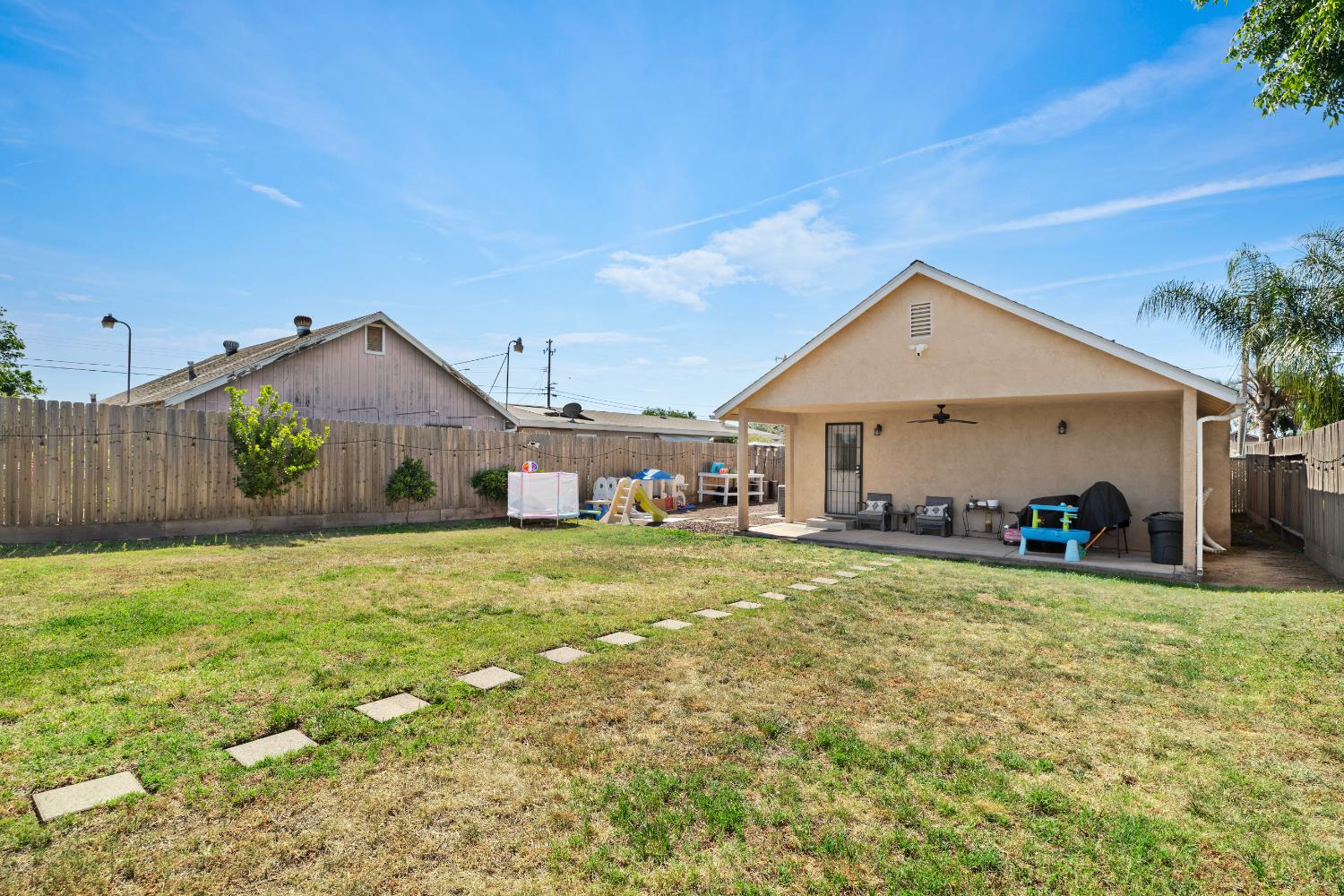 3761 Arizona Ave, Riverbank, CA 95367