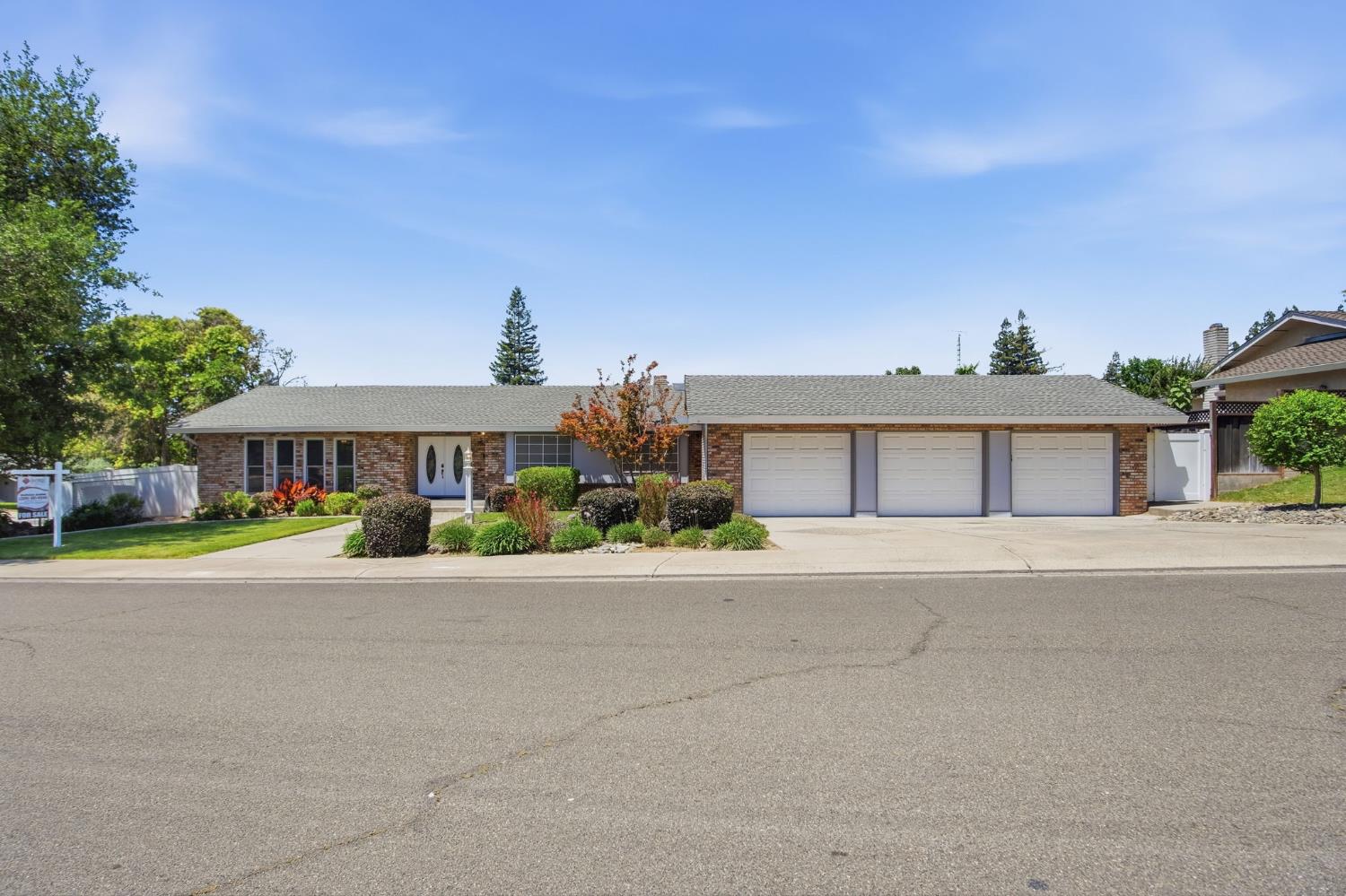 6701 Arrowwood Dr, Riverbank, CA 95367