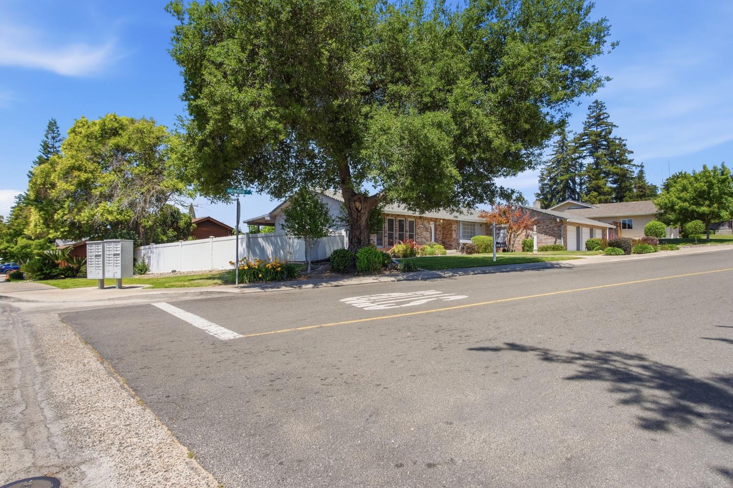 6701 Arrowwood Dr, Riverbank, CA 95367