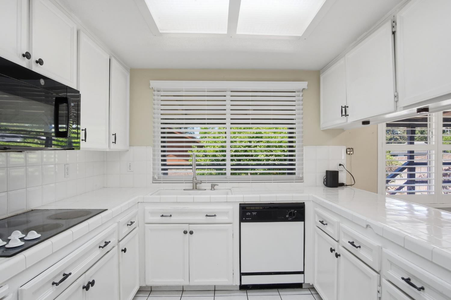 6701 Arrowwood Dr, Riverbank, CA 95367