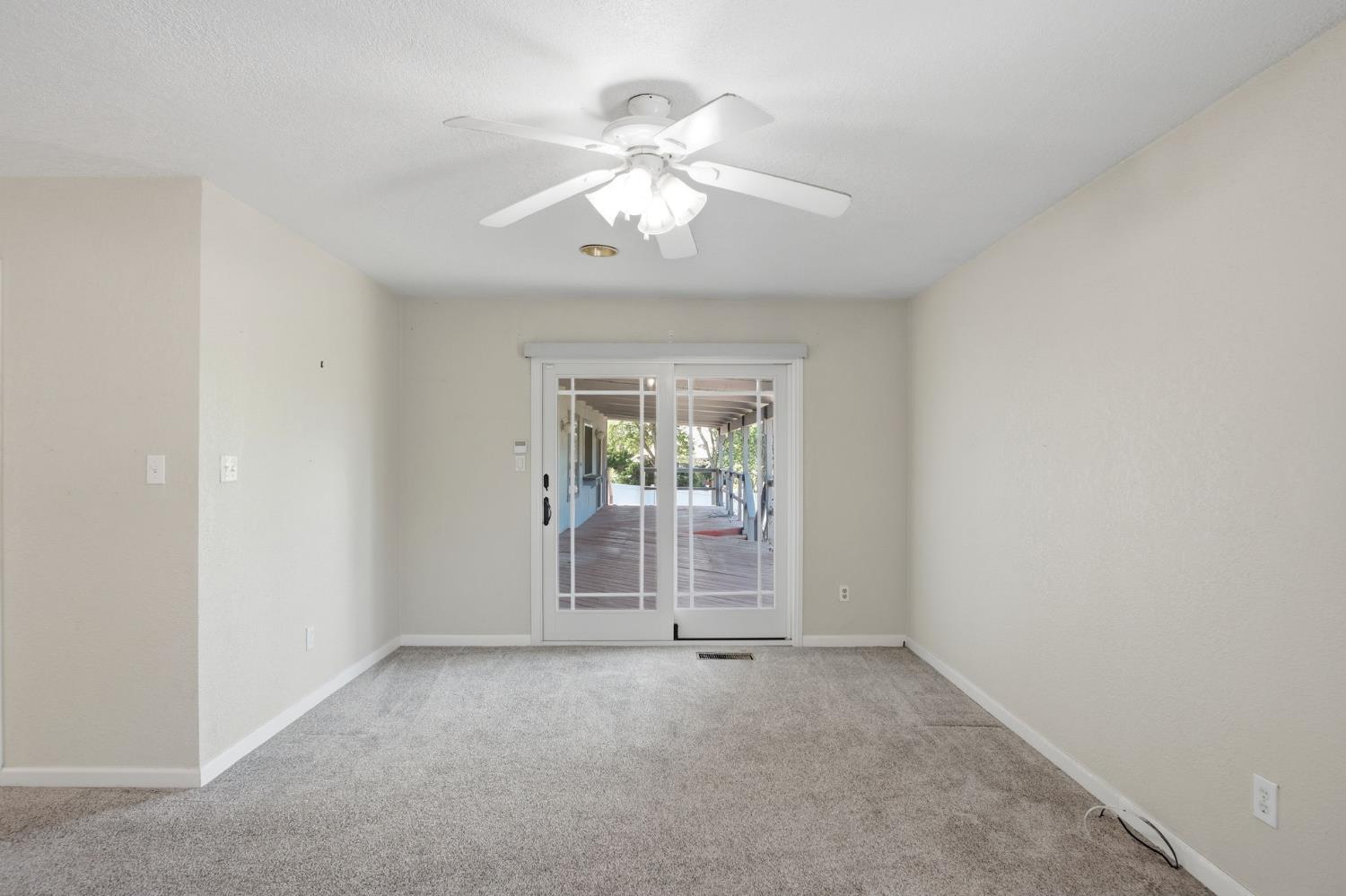 6701 Arrowwood Dr, Riverbank, CA 95367