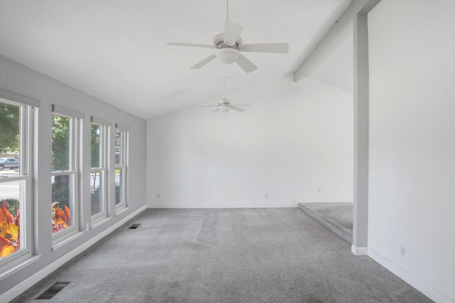 6701 Arrowwood Dr, Riverbank, CA 95367