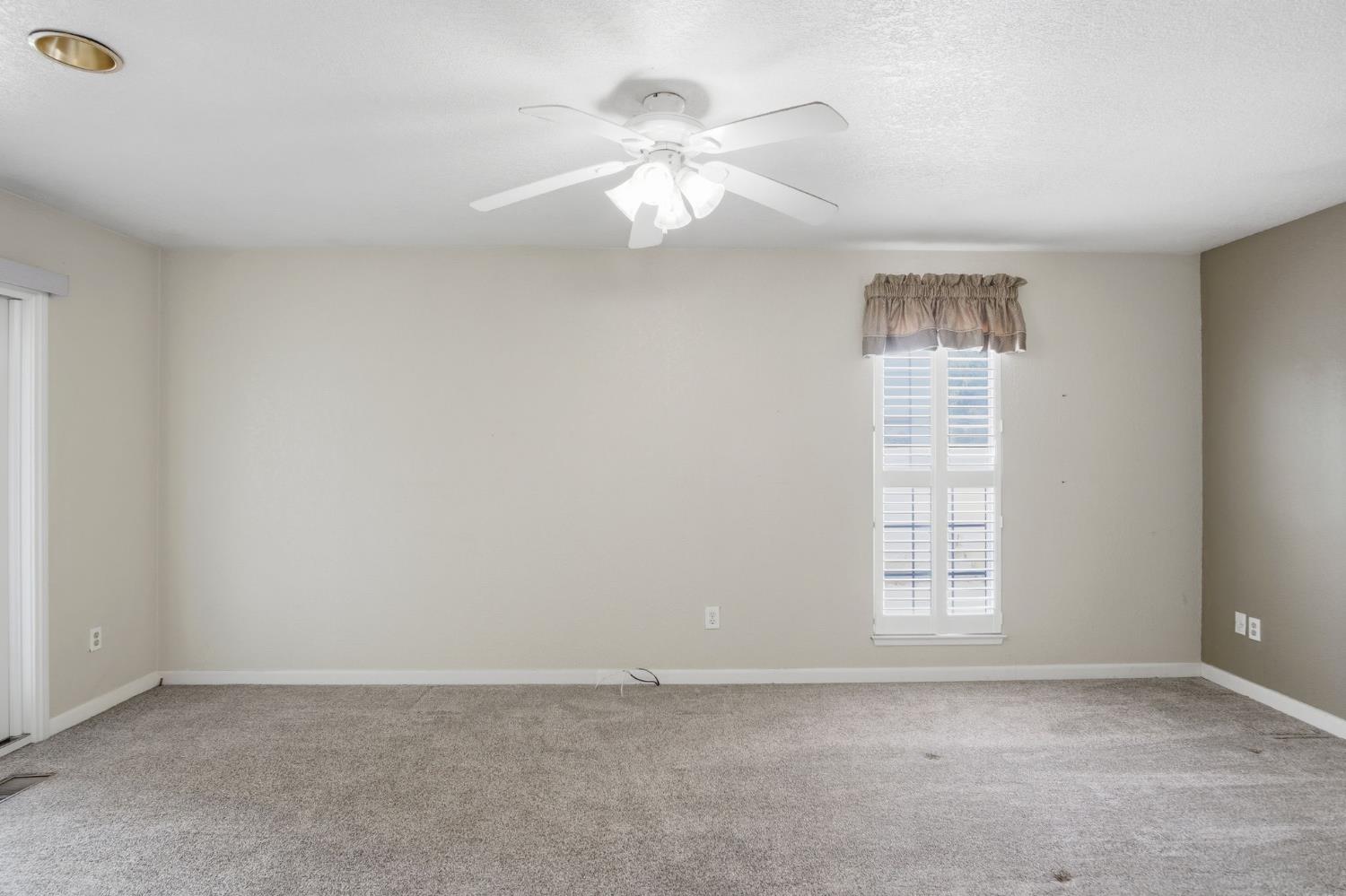 6701 Arrowwood Dr, Riverbank, CA 95367