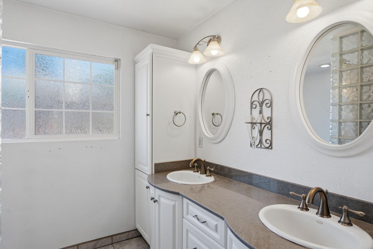 6701 Arrowwood Dr, Riverbank, CA 95367